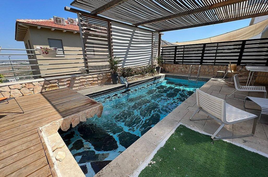 סוויטת גפן בוטיק מרכז  14  נופש - וי פור ויקיישן - V for Vacation