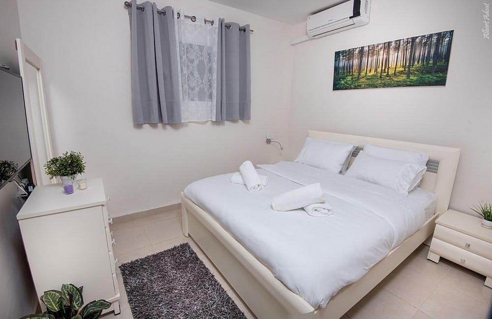 אחוזת נטלי צפון  21  נופש - וי פור ויקיישן - V for Vacation