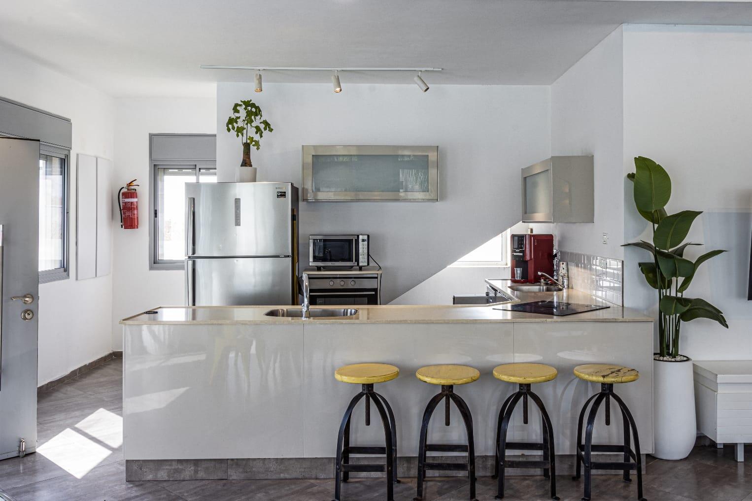 אחוזת דקל לבן בוטיק צפון  9  נופש - וי פור ויקיישן - V for Vacation