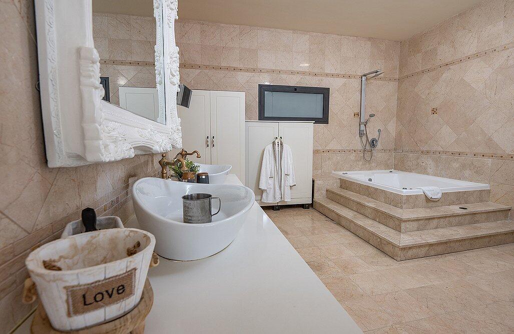 גני הצוק - וילת אירוח צפון  7  נופש - וי פור ויקיישן - V for Vacation