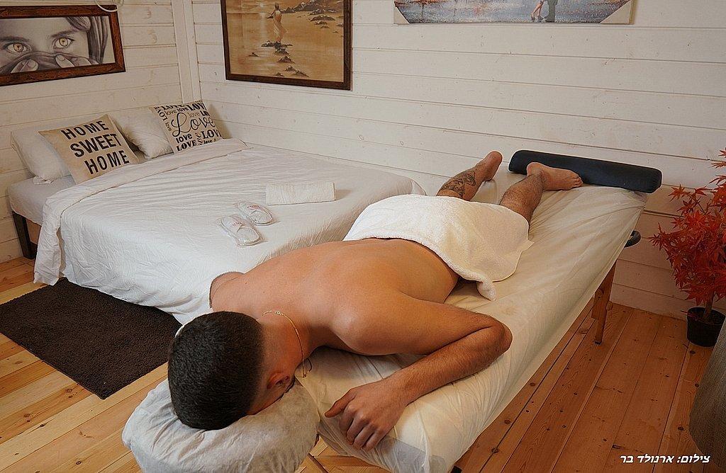 בצל השקד צפון  15  נופש - וי פור ויקיישן - V for Vacation