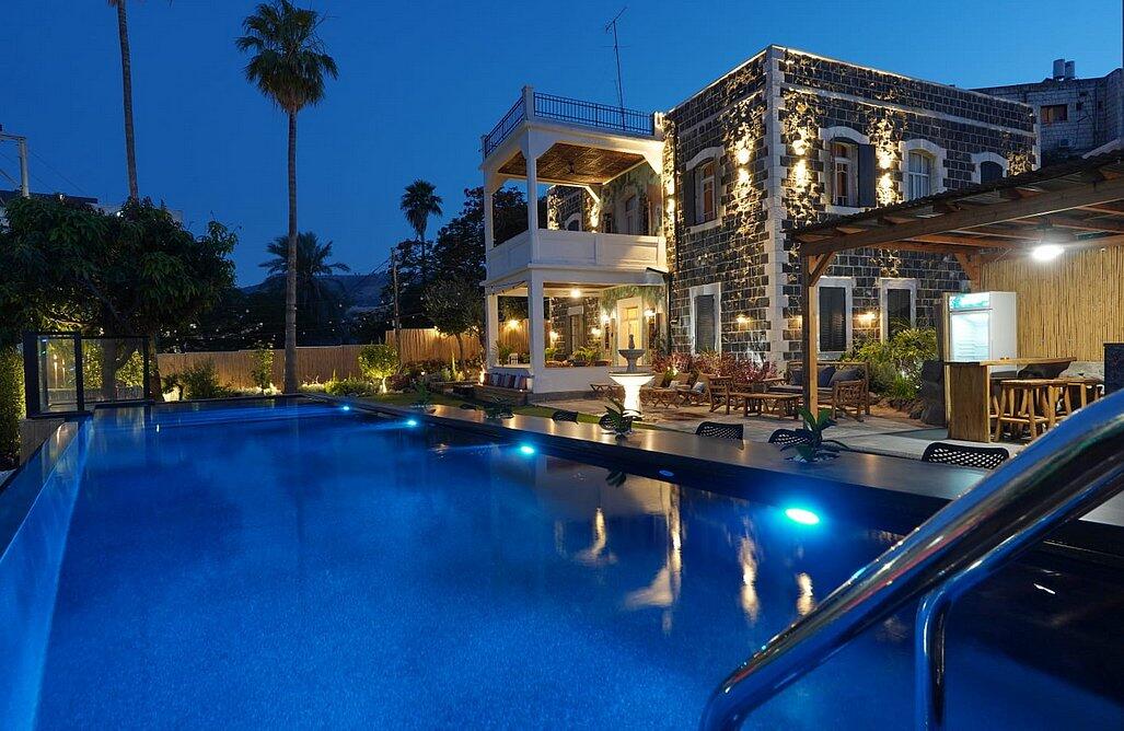 וילה אואזיס פאלאס צפון  7  נופש - וי פור ויקיישן - V for Vacation