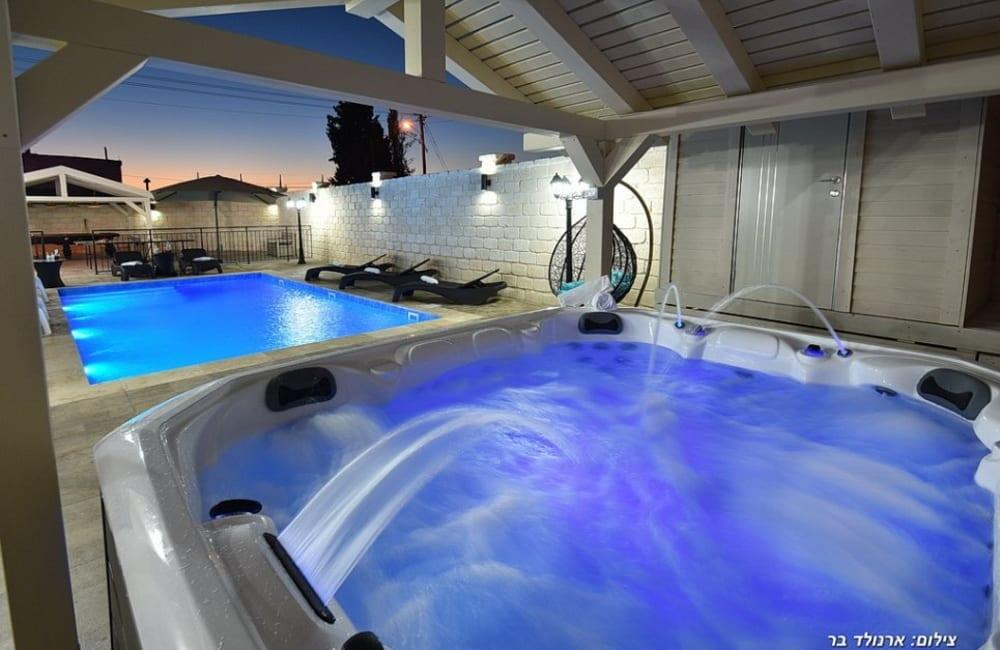 אחוזת אמור צפון  40  נופש - וי פור ויקיישן - V for Vacation