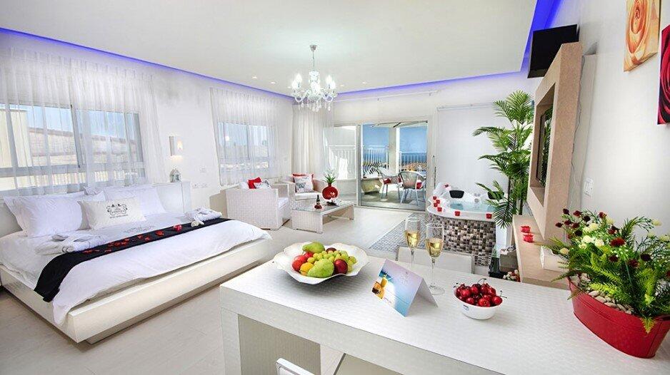 סוויטות דה בלנקה צפון  7  נופש - וי פור ויקיישן - V for Vacation