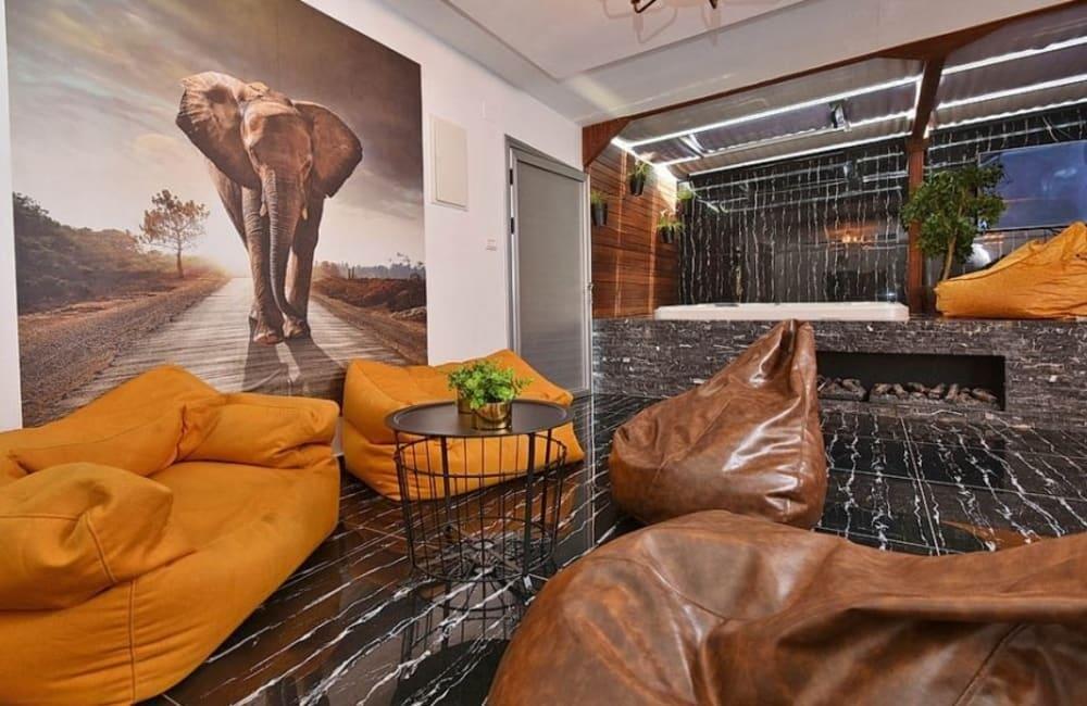 סוויטת בלאק צפון  9  נופש - וי פור ויקיישן - V for Vacation