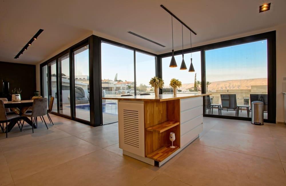 אמילי סוויטות אירוח צפון  11  נופש - וי פור ויקיישן - V for Vacation