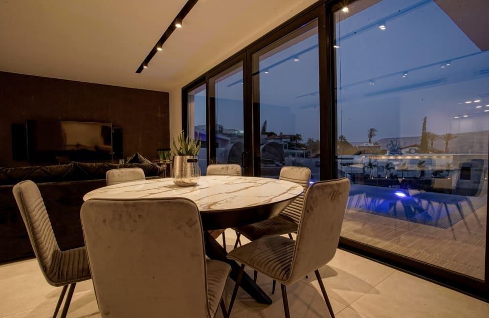 אמילי סוויטות אירוח צפון  25  נופש - וי פור ויקיישן - V for Vacation