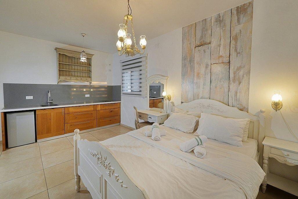 שקד באופק - וילה בוטיק צפון  30  נופש - וי פור ויקיישן - V for Vacation