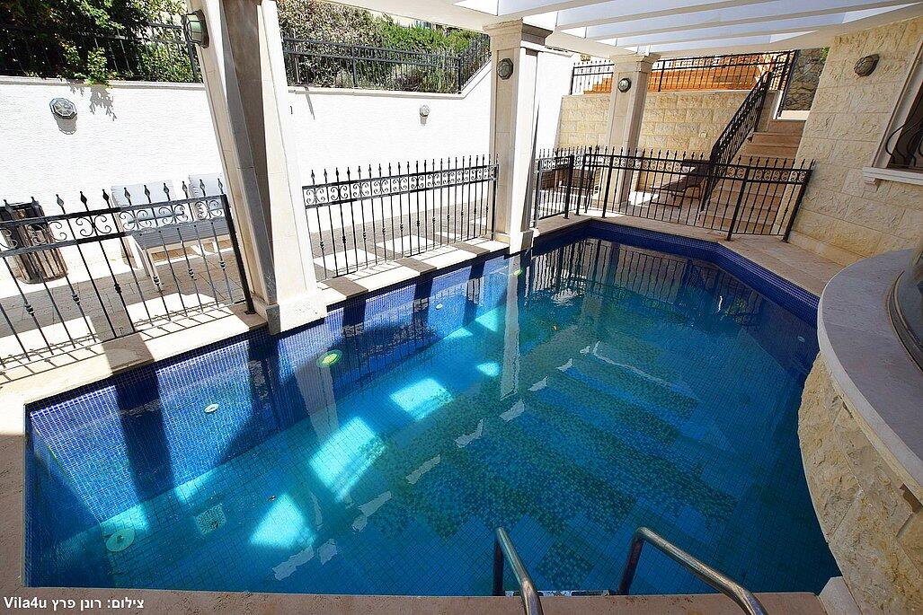 וילה רוז פרימיום צפון  29  נופש - וי פור ויקיישן - V for Vacation