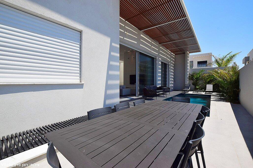 וילה אימפריה קיסריה מרכז  17  נופש - וי פור ויקיישן - V for Vacation