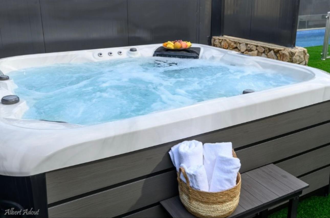 וילה דיאמנטה צפון  2  נופש - וי פור ויקיישן - V for Vacation