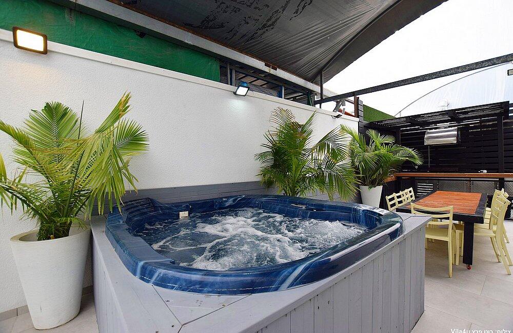 פארטי טוי מרכז  7  נופש - וי פור ויקיישן - V for Vacation