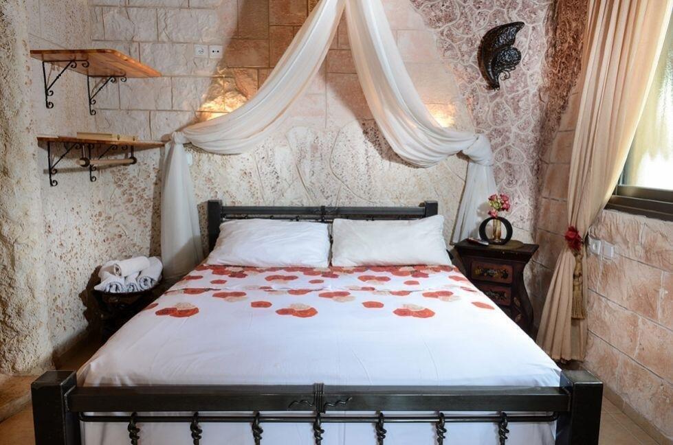 אהבה במושבה צפון  18  נופש - וי פור ויקיישן - V for Vacation