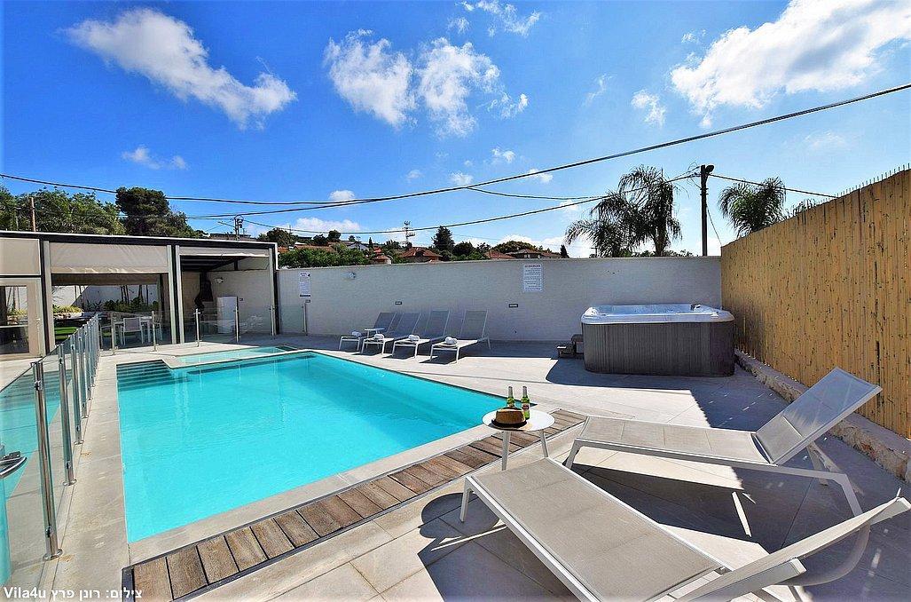 משק 19 צפון  3  נופש - וי פור ויקיישן - V for Vacation