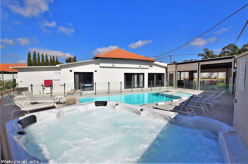 משק 19 צפון  4  נופש - וי פור ויקיישן - V for Vacation