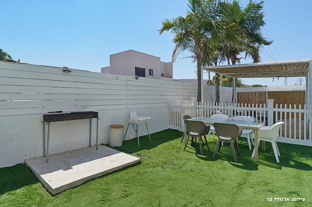 וילה דקל כחול צפון  27  נופש - וי פור ויקיישן - V for Vacation