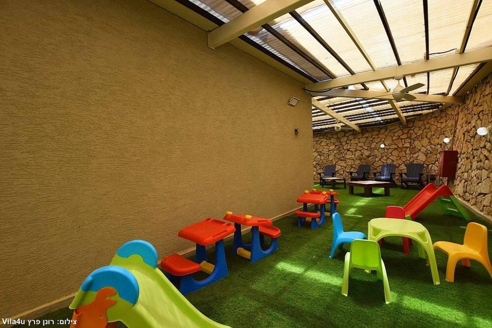 וילה מול הצדיק פקיעין צפון  8  נופש - וי פור ויקיישן - V for Vacation