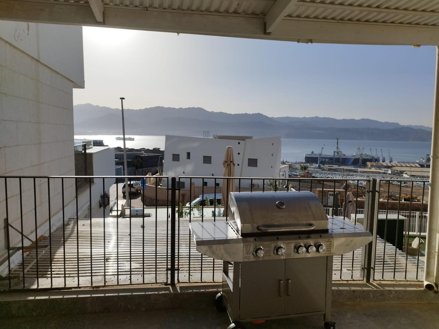 פנטהאוז ויסטה -  קומה 1 דרום  21  נופש - וי פור ויקיישן - V for Vacation