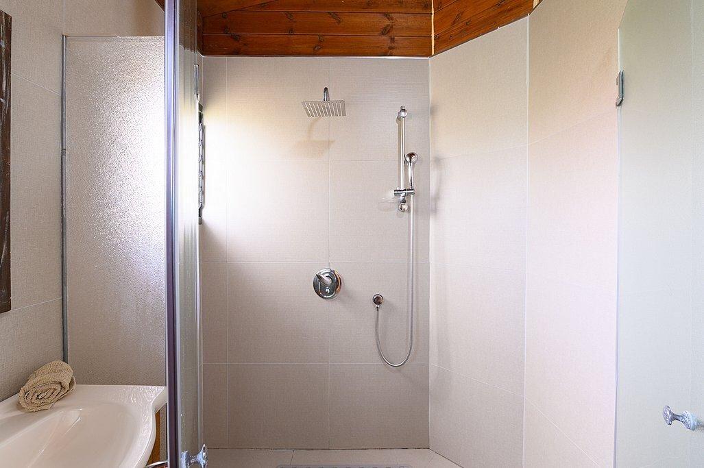 בינות תמרים מרכז  16  נופש - וי פור ויקיישן - V for Vacation