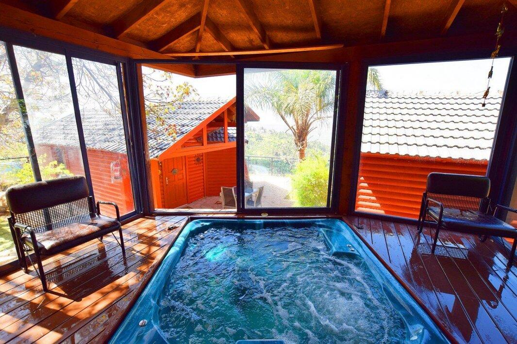 בקתות נוף אורנים צפון  12  נופש - וי פור ויקיישן - V for Vacation