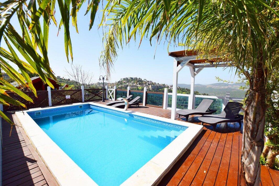 בקתות נוף אורנים צפון  2  נופש - וי פור ויקיישן - V for Vacation