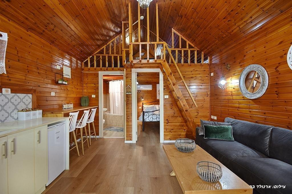 קדמת עדן צפון  7  נופש - וי פור ויקיישן - V for Vacation