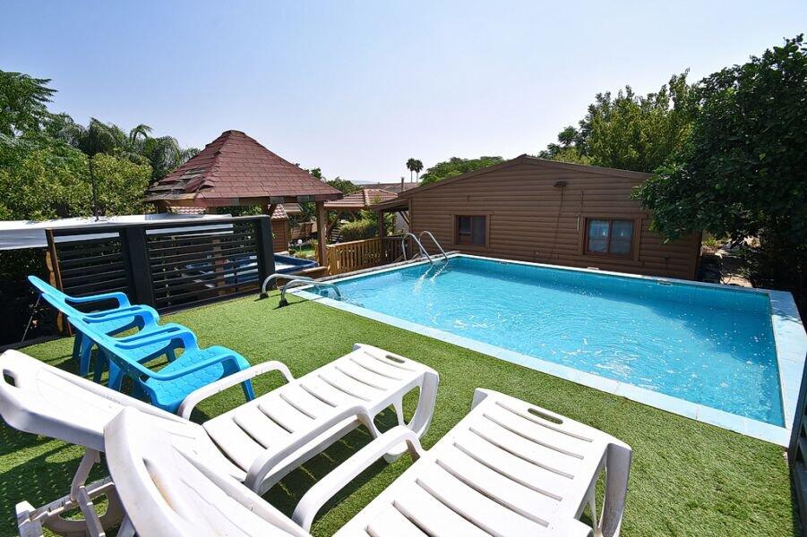 בקתות ספיר צפון  35  נופש - וי פור ויקיישן - V for Vacation