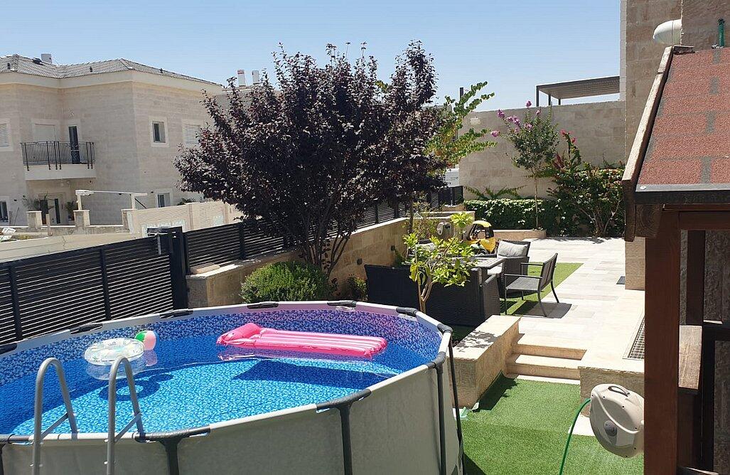 וילה בוטיק ברמה למהדרין מרכז  2  נופש - וי פור ויקיישן - V for Vacation