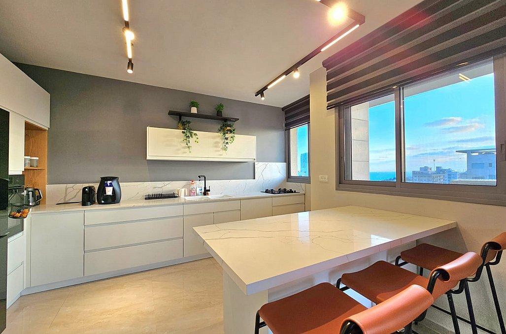 אושן פנטהאוז מרכז  16  נופש - וי פור ויקיישן - V for Vacation