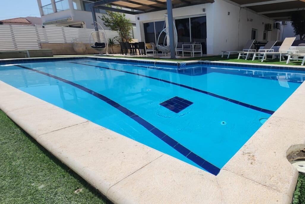 וילה ניס דרום  12  נופש - וי פור ויקיישן - V for Vacation