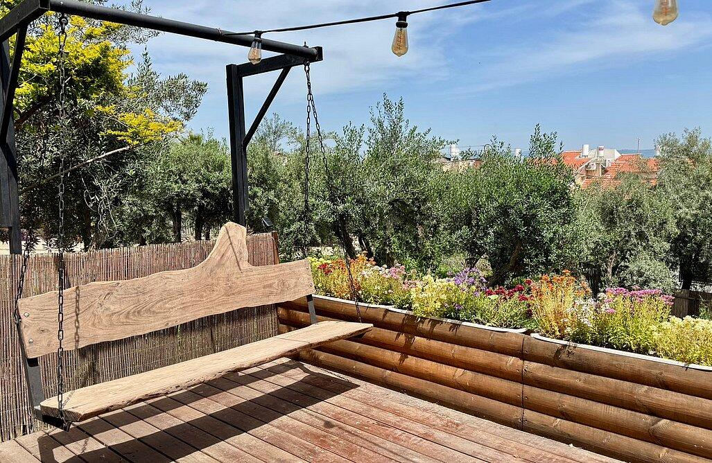 צימר בקתה בזית צפון  12  נופש - וי פור ויקיישן - V for Vacation