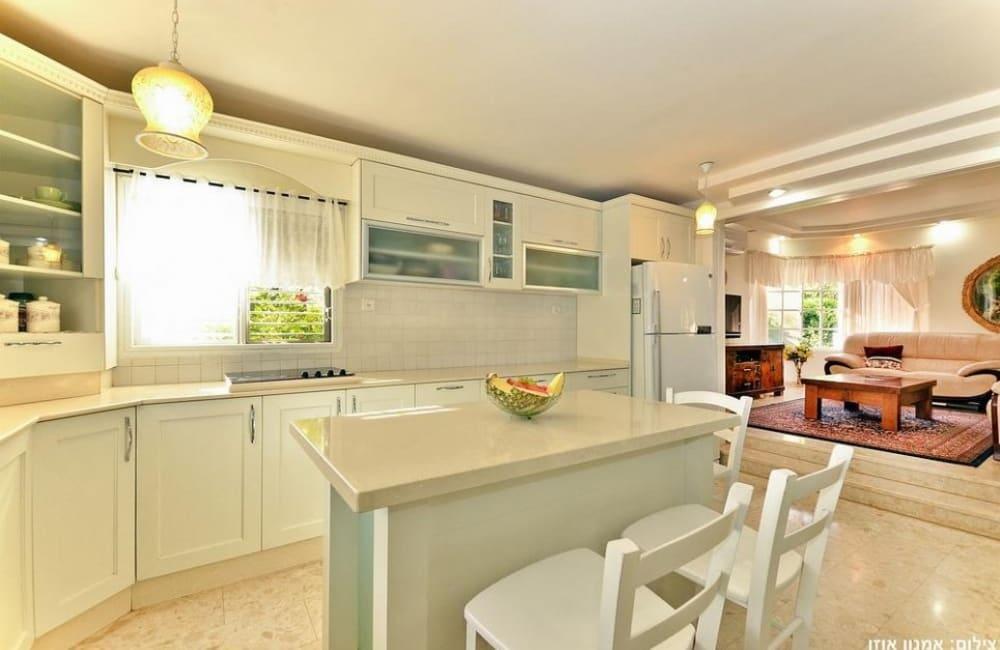 הולידיי פול צפון  8  נופש - וי פור ויקיישן - V for Vacation