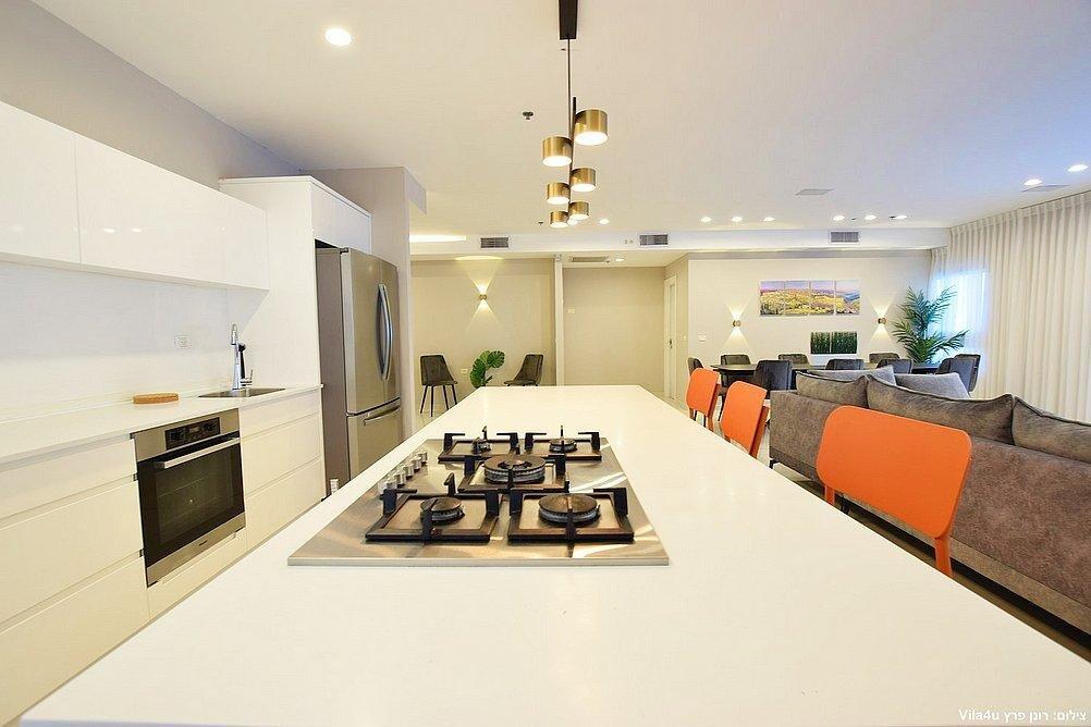 נופש סי נתניה מרכז  8  נופש - וי פור ויקיישן - V for Vacation