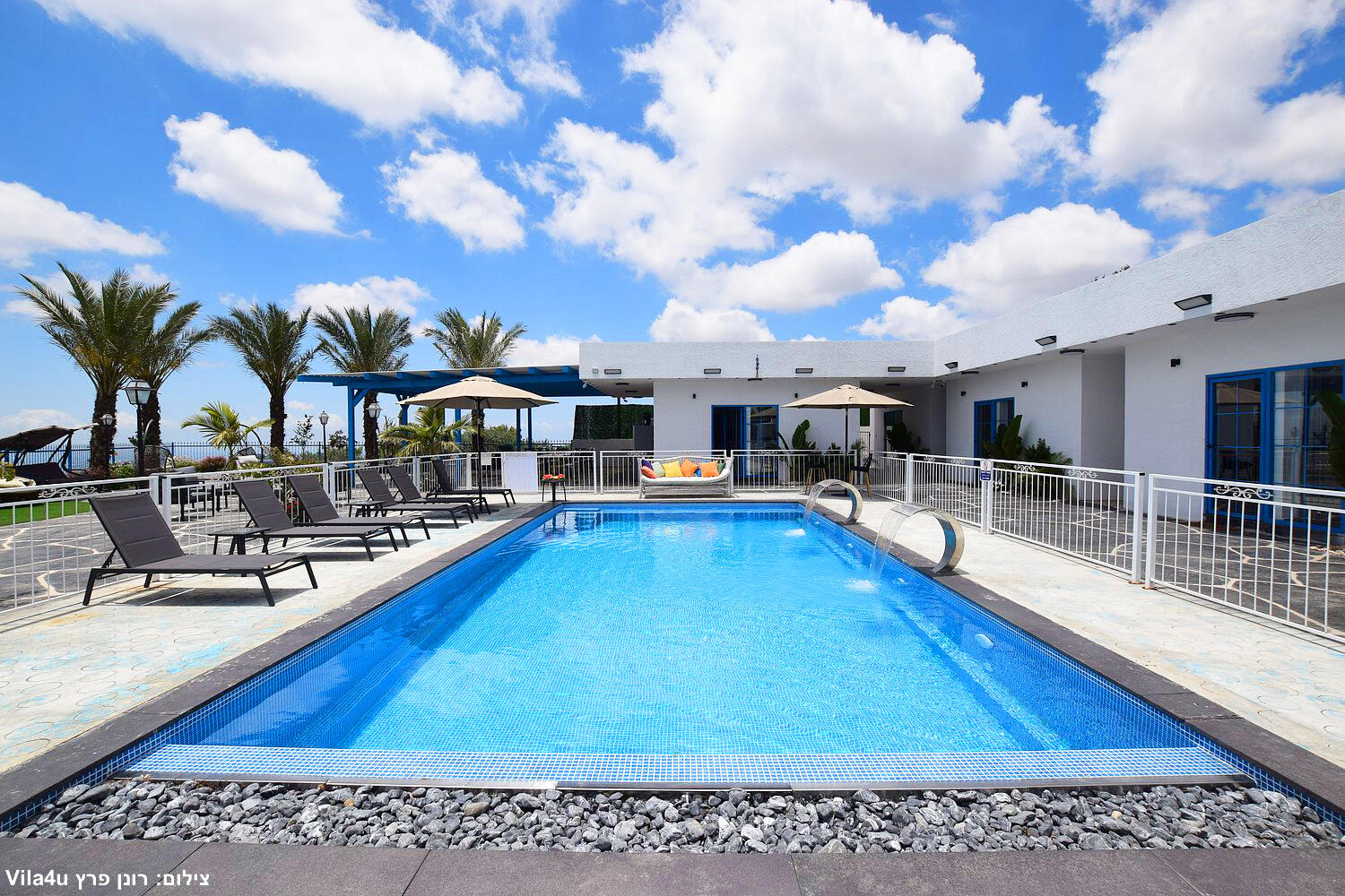 אחוזת מיקונוס ירכא צפון  17  נופש - וי פור ויקיישן - V for Vacation