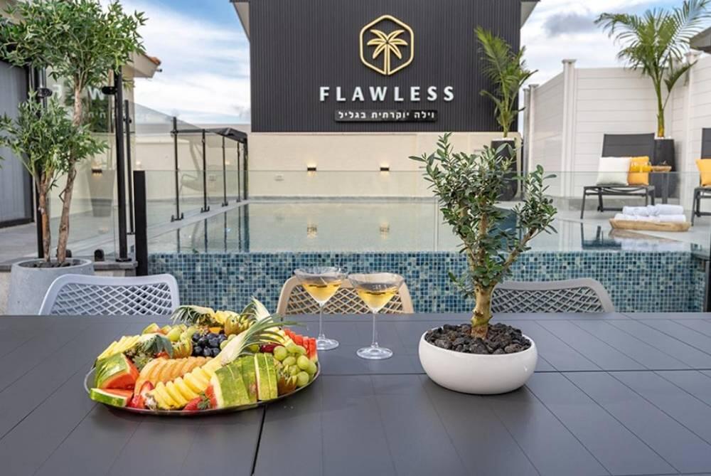 וילה פלואלס בוטיק צפון  27  נופש - וי פור ויקיישן - V for Vacation