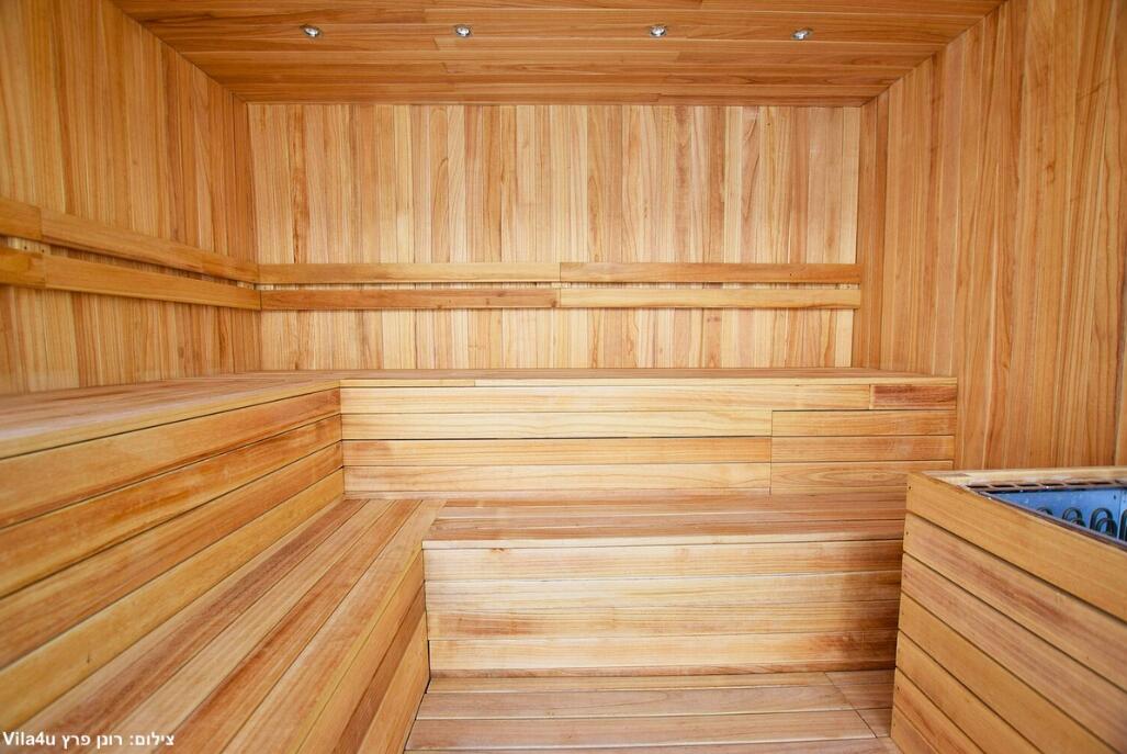 רוקה וייב מרכז  14  נופש - וי פור ויקיישן - V for Vacation