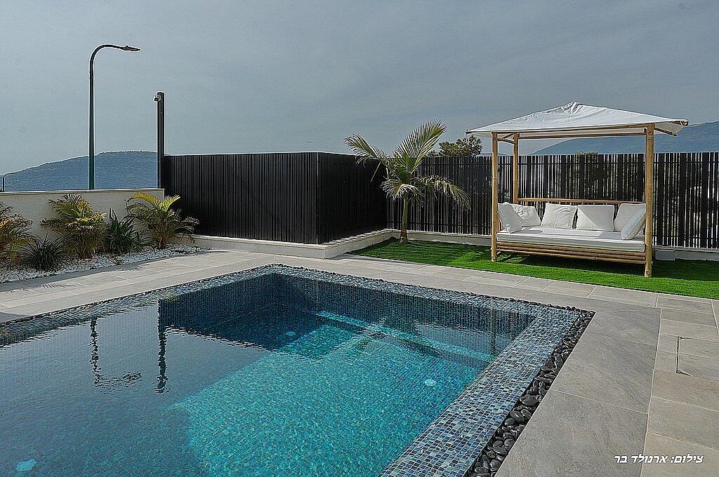 וילה הלליה צפון  37  נופש - וי פור ויקיישן - V for Vacation