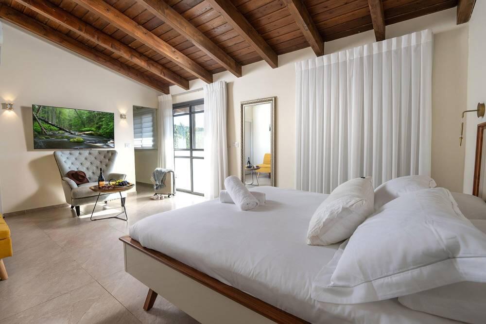 הוילה בכרמים צפון  16  נופש - וי פור ויקיישן - V for Vacation