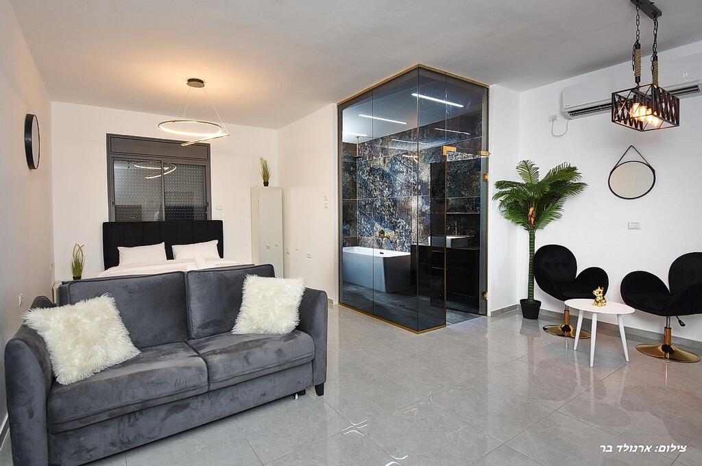 וילה קינג נוף כנרת צפון  8  נופש - וי פור ויקיישן - V for Vacation