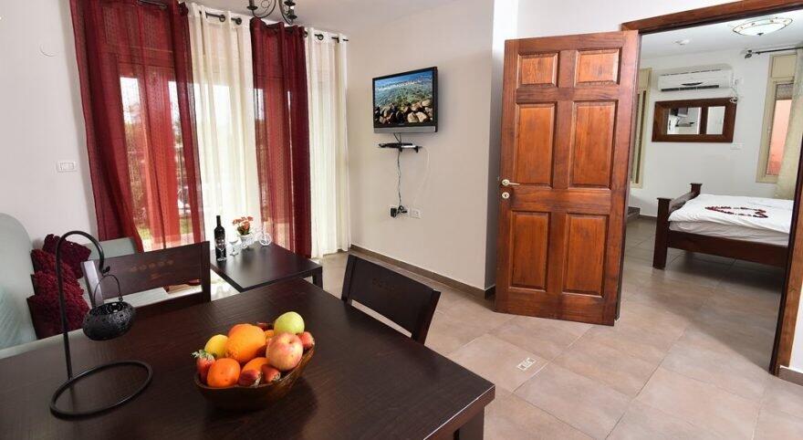 אצולה בגולן צפון  15  נופש - וי פור ויקיישן - V for Vacation