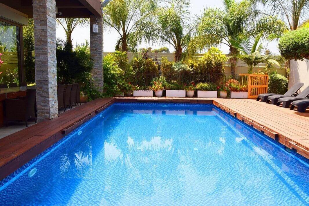 אחוזת הכוכבים מרכז  2  נופש - וי פור ויקיישן - V for Vacation