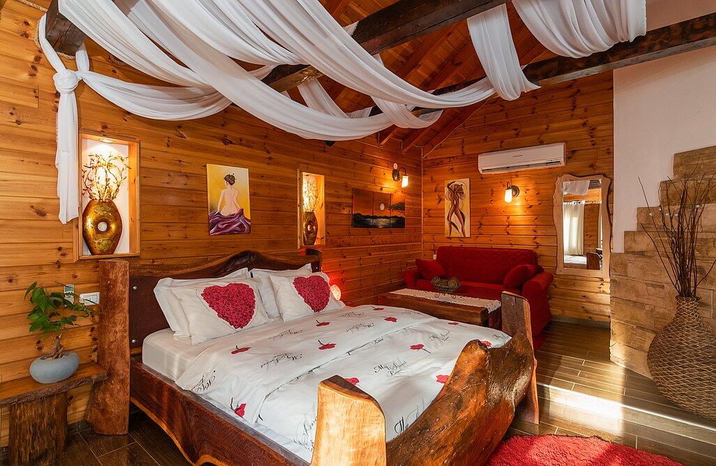 בקתות גבי בקצה היער צפון  10  נופש - וי פור ויקיישן - V for Vacation