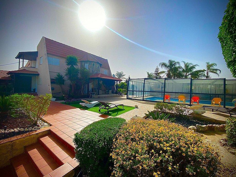 אחוזת אלונים ירכא צפון  21  נופש - וי פור ויקיישן - V for Vacation