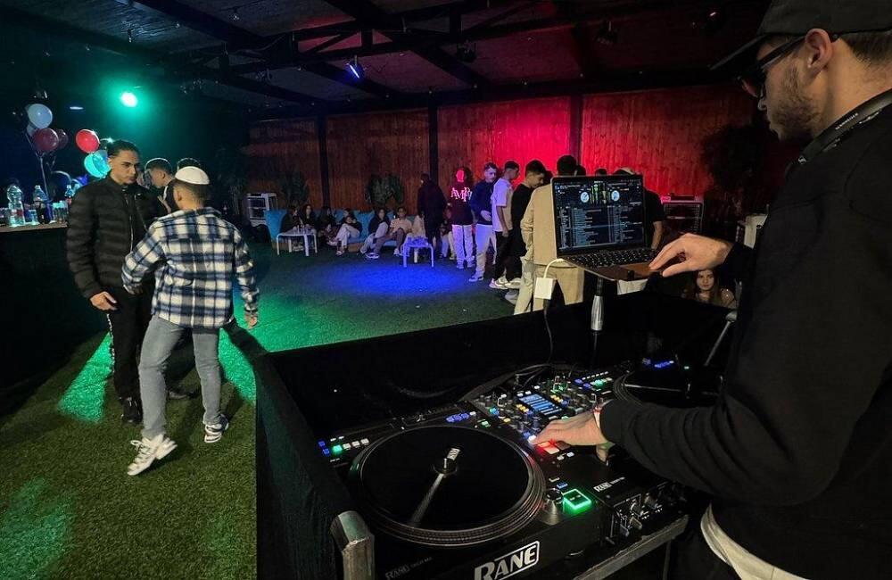 טופ וייבס - Top Vibes מרכז  15  לופט 4 יו