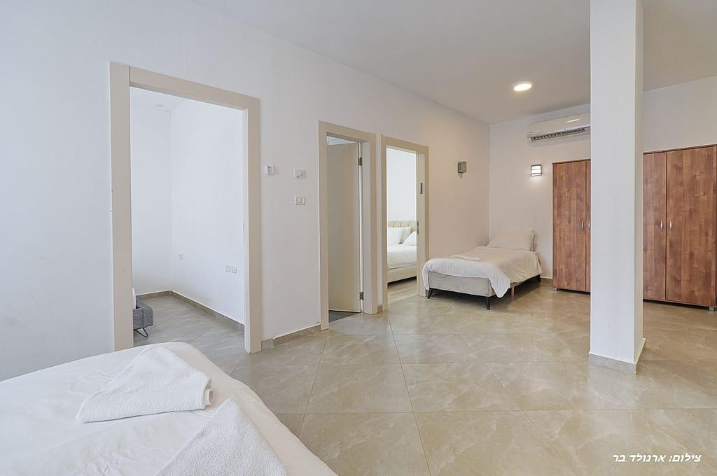 וילה דקל כחול צפון  38  נופש - וי פור ויקיישן - V for Vacation