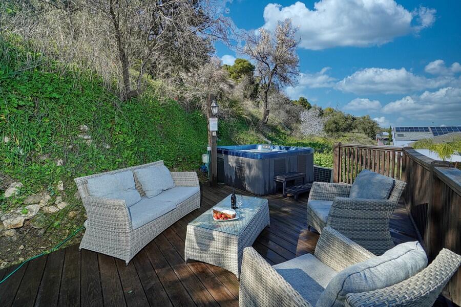 סוויטות הבוסתן הגלילי צפון  3  נופש - וי פור ויקיישן - V for Vacation