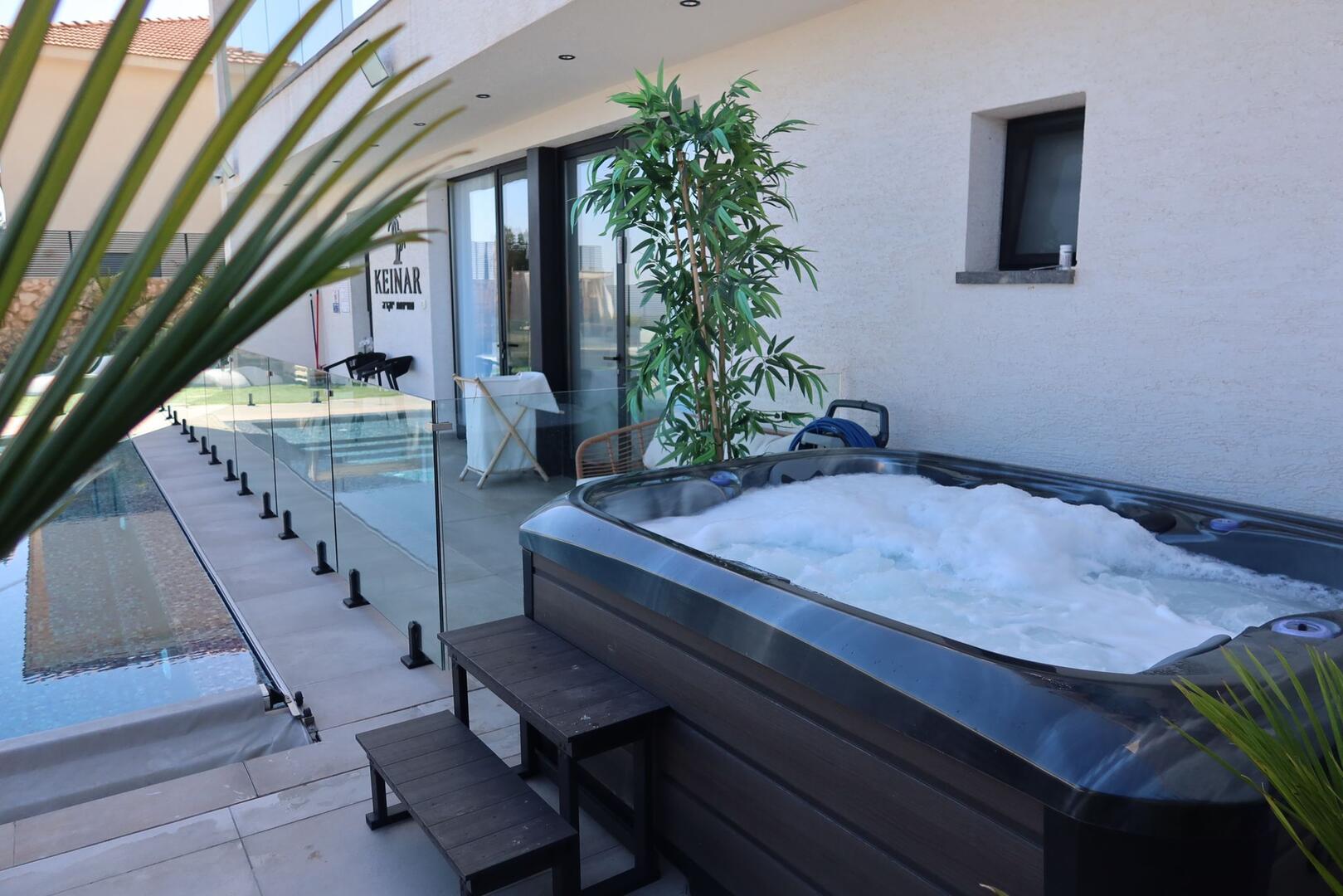 כינר סוויטות יוקרה צפון  12  נופש - וי פור ויקיישן - V for Vacation