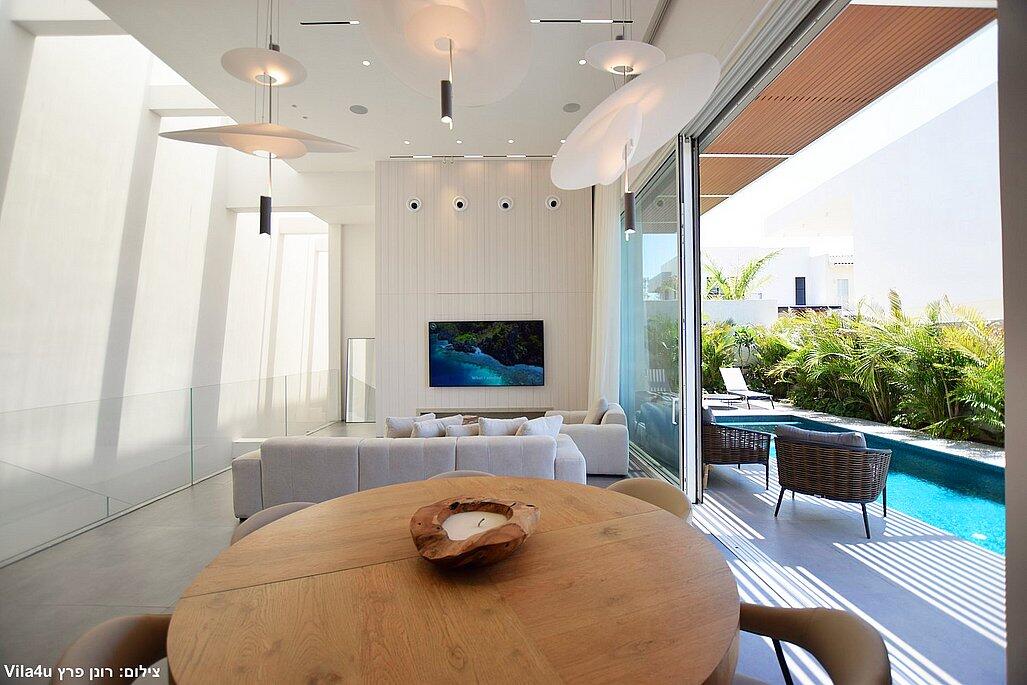 וילה אימפריה קיסריה מרכז  6  נופש - וי פור ויקיישן - V for Vacation