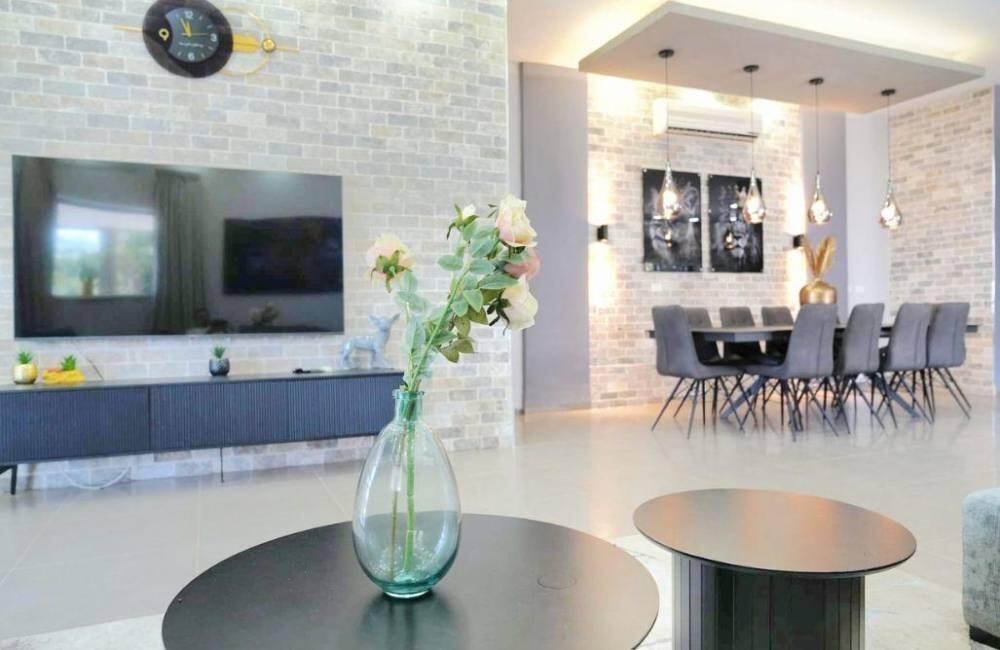 וילה כמיסה - Villa Kamisa צפון  8  נופש - וי פור ויקיישן - V for Vacation