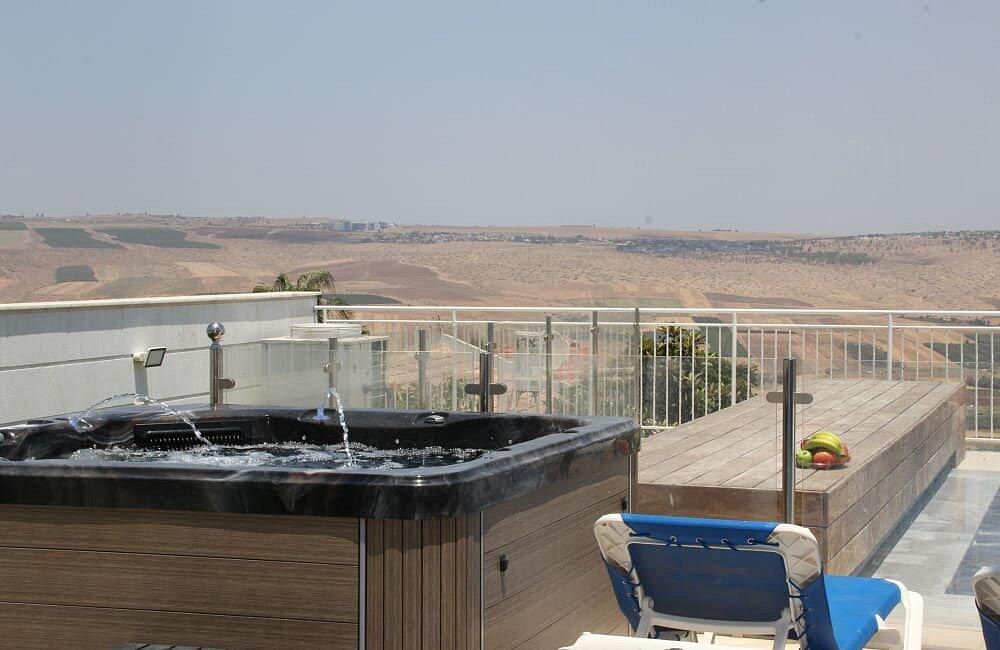 וילה לבנה יבנאל צפון  2  נופש - וי פור ויקיישן - V for Vacation